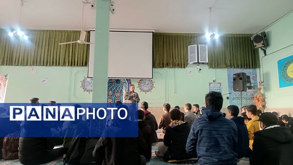 زیارت عاشورا  در دبیرستان شاهد ابوذر غفاری نیشابور