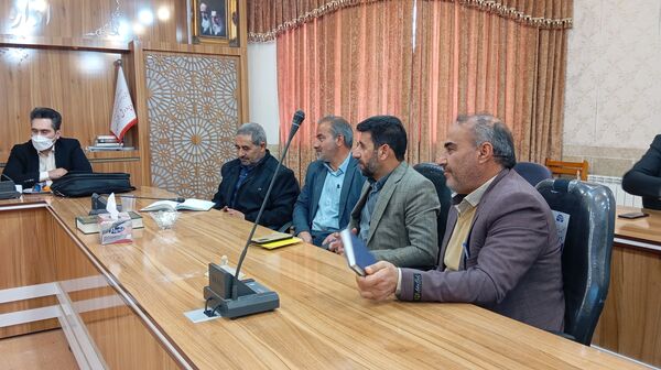 جلسه بررسی عملکرد و کیفیت آموزشی مدارس شهرستان بن با حضور مسئولان استانی