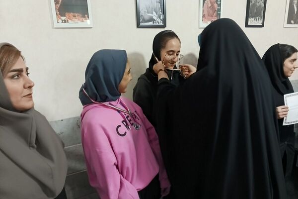 رقابت فکری دانش آموزان شهرستان قدس در مسابقات شطرنج دانش‌آموزی 