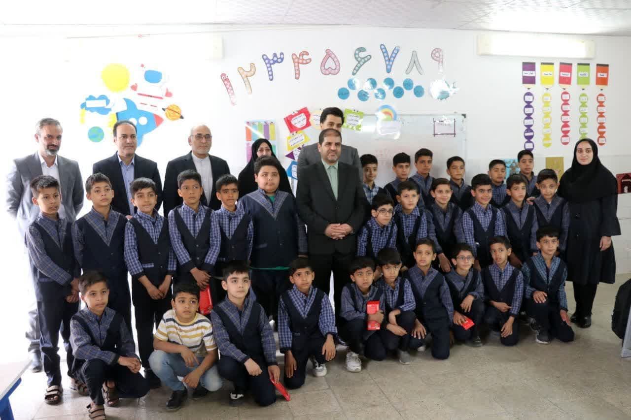 اگر امروز ایران در عرصه‌های مختلف حرفی برای گفتن دارد، نتیجه زحمات معلمان است