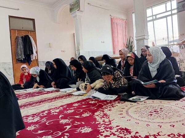 کلاس‌های اوقات فراغت دانش آموزان در روستای نقاب