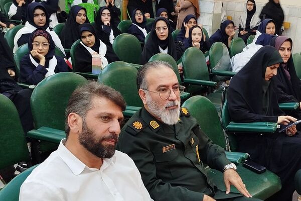 برگزاری «جشن جوانه ها» در دبیرستان راضیه شکرابی ناحیه دو شهرری 