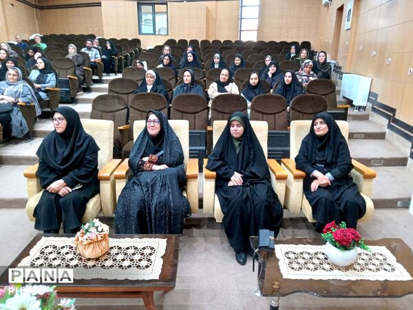 جلسه انجمن اولیا و مربیان دبیرستان نمونه فرهنگ در کانون شهید شوشتری