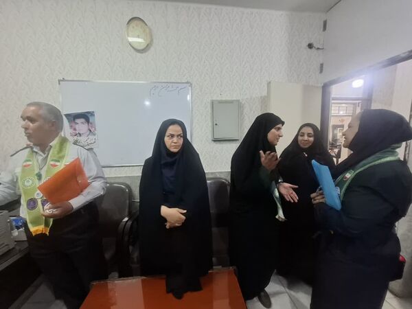 بازدید مدرسان کشوری سازمان دانش‌آموزی از دبیرستان تمام تشکیلاتی عفت