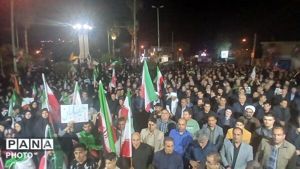 مردم پلدختر در حمایت از انقلاب هر شب  در خیابان هستند