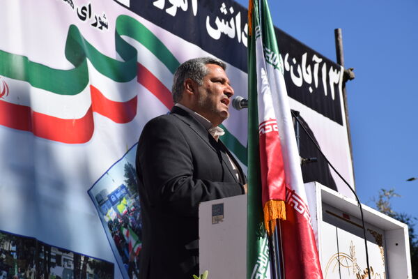 حماسه حضور نوجوانان تربت‌حیدریه در روز دانش‌آموز