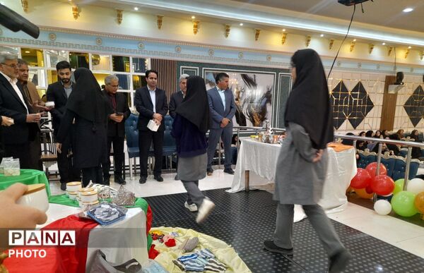 جشن ستارگان ویژه دانش آموزان دبیرستان حضرت معصومه (س) خلیل آباد