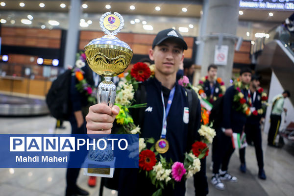 آیین استقبال از تیم‌ ملی والیبال دانش‌آموزی ایران