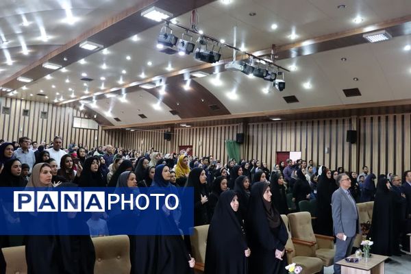 آیین تجلیل از برگزیدگان استانی جشنواره جابربن‌حیان و اصلاح روش‌های آموزش و تحول در محیط یادگیری در البرز