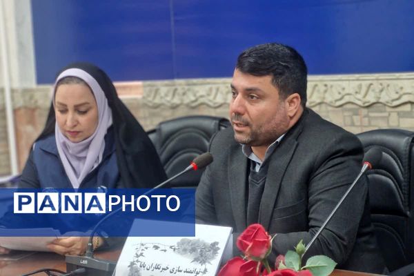 جلسه هم‌افزایی و توانمندسازی دانش‌آموزان جدیدالورود خبرگزاری پانا قرچک