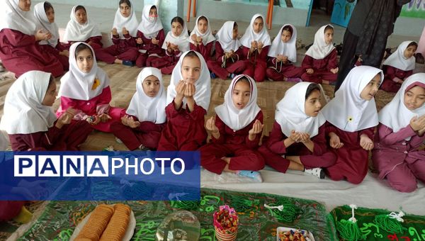 سفره صلوات و سه‌شنبه‌های مهدوی در دبستان شهید ابراهیم تنیده؛ جلوه‌ای از عشق و انتظار