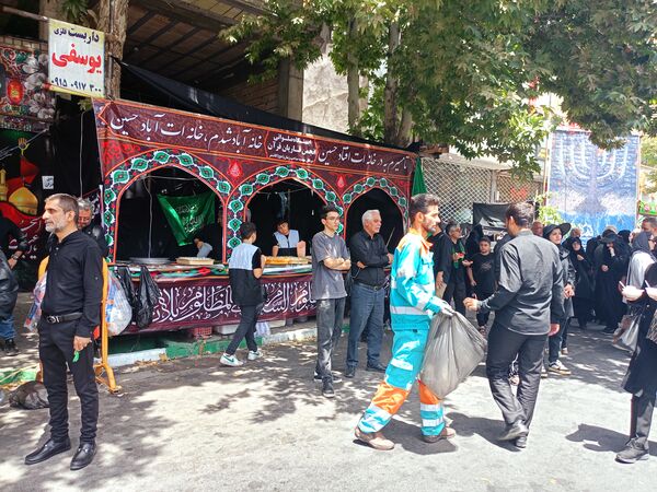 فرشتگانی که مهربانانه خدمت می‌کنند 