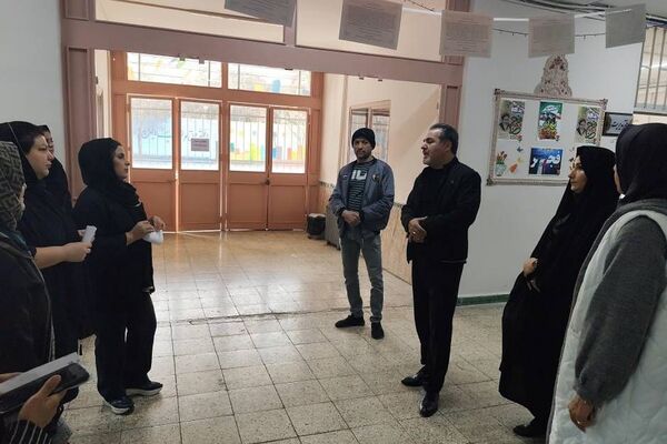 بازدید مدیر آموزش و پرورش ناحیه دو شهرری از دبستان شهید چمران 