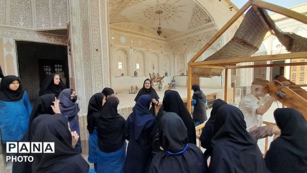 بازدید آموزشی دانش‌آموزان دبیرستان امام خمینی (ره) از موزه آب و طرح داناب