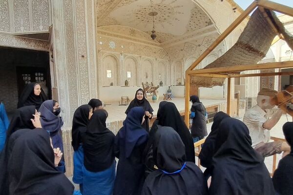 بازدید آموزشی دانش‌آموزان دبیرستان امام خمینی (ره) از موزه آب و طرح داناب