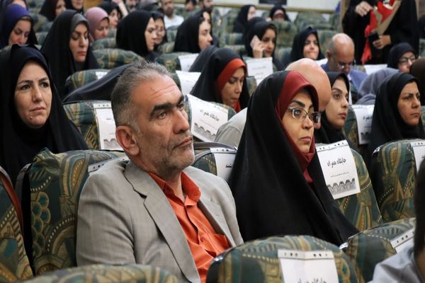 تجلیل از طلایه‌داران برتر تعلیم و تربیت ، آیین تقدیر از معلمین نمونه شهرستان پاکدشت 