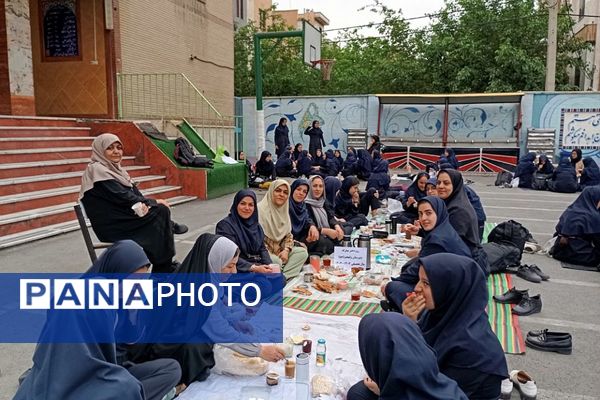 مراسم جشن ولادت حضرت معصومه (س) و روزدختر در دبیرستان حضرت ولیعصر (عج) ری یک