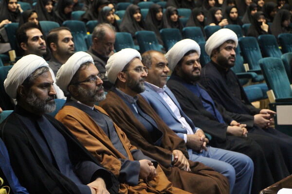 مراسم تقدیر از نخبه قرآنی دانشگاه فرهنگیان یزد 