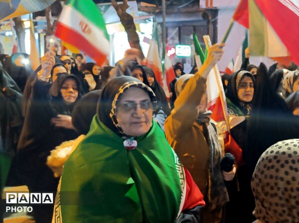 مردم اهر همگام با سراسر کشور، شصتمین حضور خود را در میدان ثبت کردند