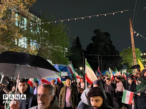 صدای حق هنوز پابرجاست