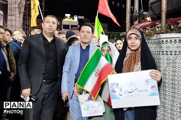 نیمکتی برای رفاقت با شهدا