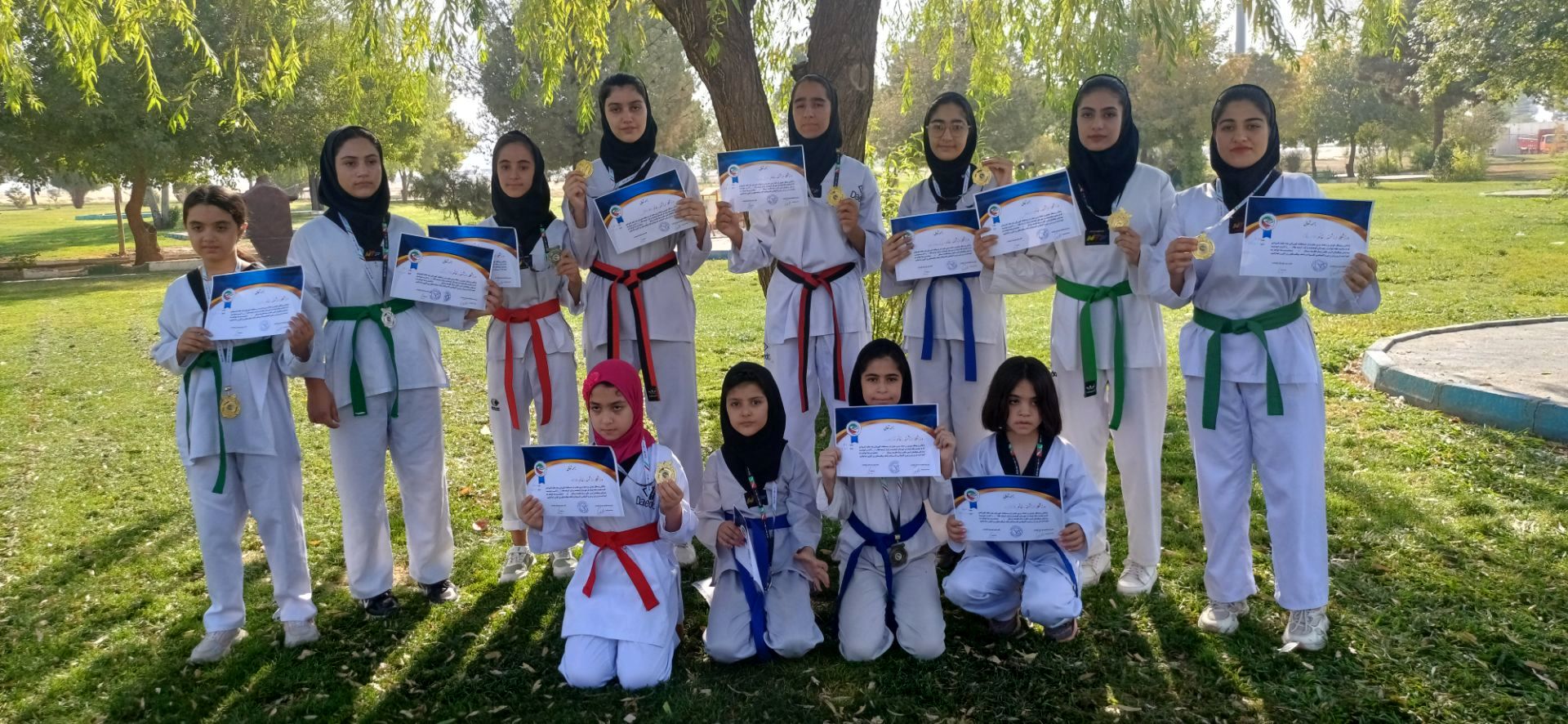 مراسم اهدا جوایز به تکواندوکاران کوهدشت با حضور مسئولان برگزار شد
