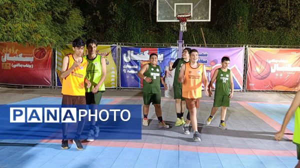 مانور ورزشی دانش آموزان در شب افتتاحیه جشنواره خانواده ورزش 