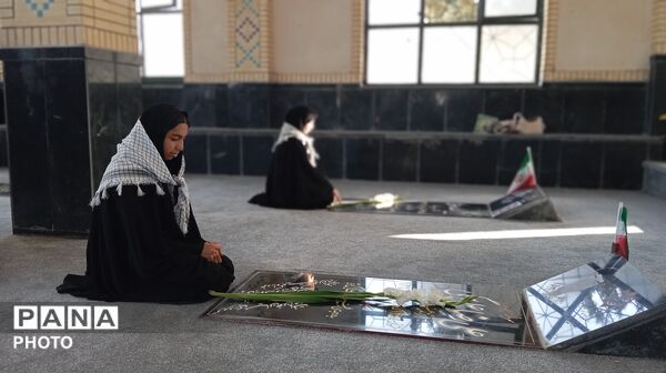 میهمانی لاله‌ها در شهرستان بن با حضور دانش‌آموزان 
