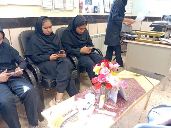 آزمون غربالگری پایه نهم در دبیرستان مادرمهربان خلیل آباد