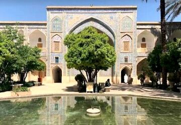 مدرسه خان