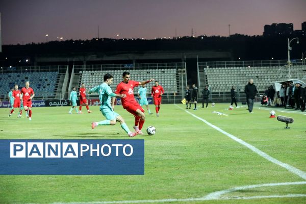 برد شیرین تراکتور در خانه