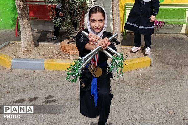 آغاز المپیاد ورزشی مدرسه هاشمی رفسنجانی ۲ ورامین با حضور پرشور دانش‌آموزان