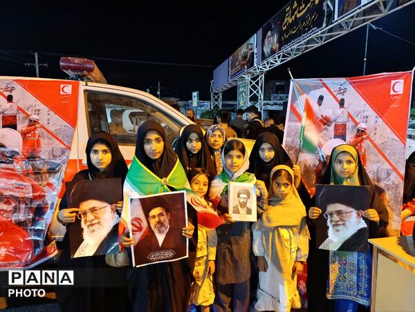 حضوردانش آموزان دراجتماع مردمی رودبارجنوب