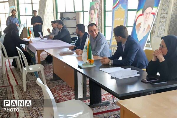 میز خدمت آموزش و پرورش خراسان شمالی در نماز جمعه؛ پاسخگویی مستقیم به مطالبات مردم