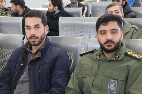 مراسم نمادین استقبال از امام خمینی (ره) در فرودگاه یزد 