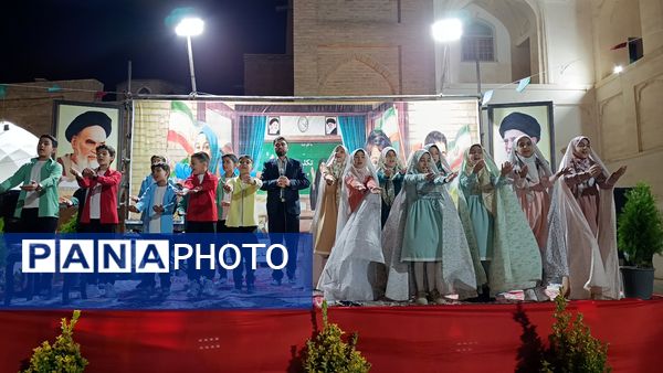 جشن بزرگ تقدیر از هفته دفاع مقدس درکنار نسل آینده ساز