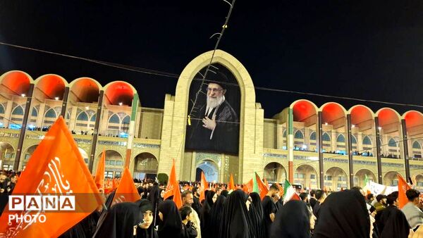 رسم وداع  با پیکر مطهر امام قائد