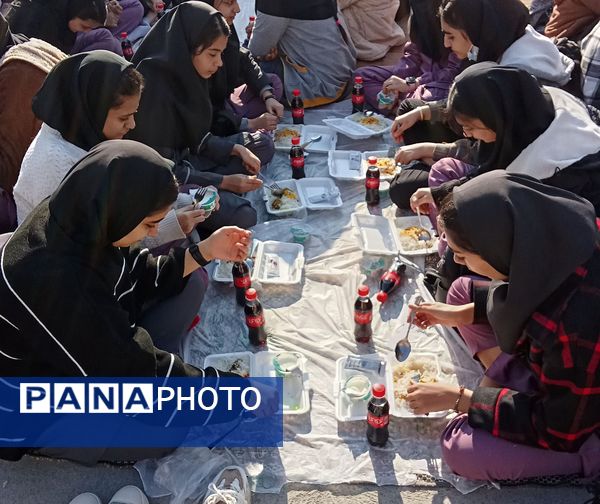 جشن دهه فجر در دبیرستان گلستان آشخانه