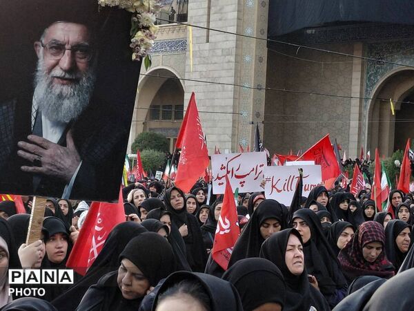 وداع با شکوه امت با قائد شهید در مصلی امام خمینی (ره)