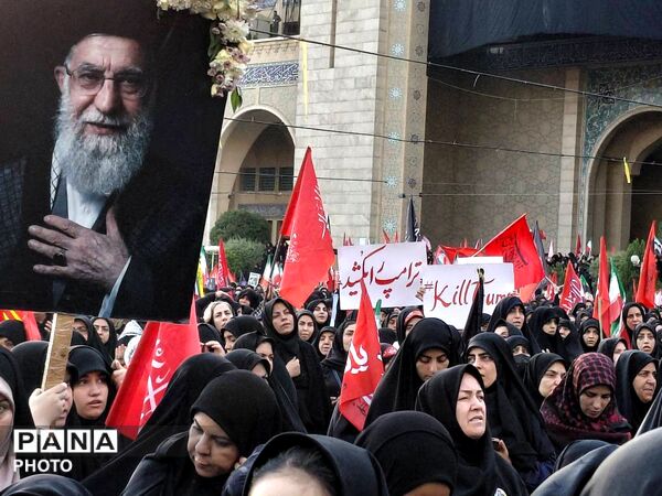 وداع با شکوه امت با قائد شهید در مصلی امام خمینی (ره)
