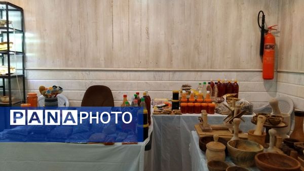 نمایشگاه صنایع‌دستی و سوغات شب یلدا در شهرستان محلات 