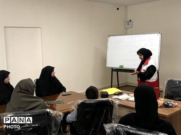 دوره آموزشی مهارت‌های خود‌امدادی و دگر‌‌امدادی در تهران