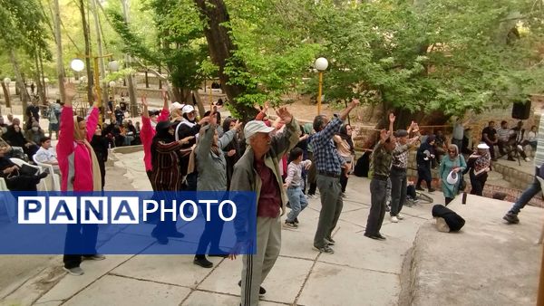 پیاده‌روی خانوادگی بروجنی‌ها