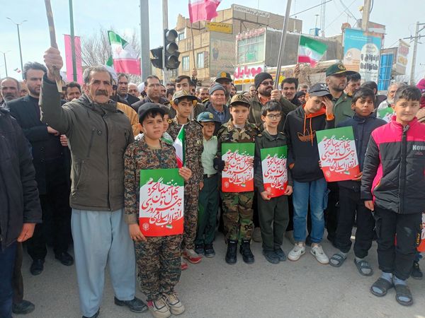 فامنین در جشن پیروزی؛ راهپیمایی پرشور ۲۲ بهمن به نمایش درآمد