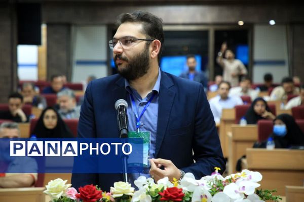 نشست صمیمی مدیران رسانه با استاندار قم