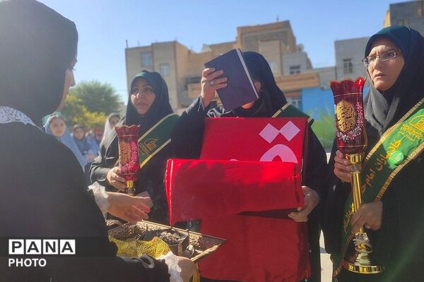 نواختن زنگ دانایی در مدارس عفاف،مشکات و هدی 