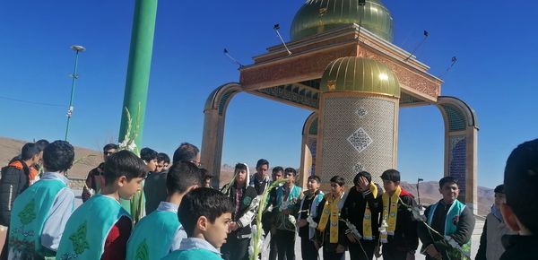 غبارروبی گلزار شهدا 
