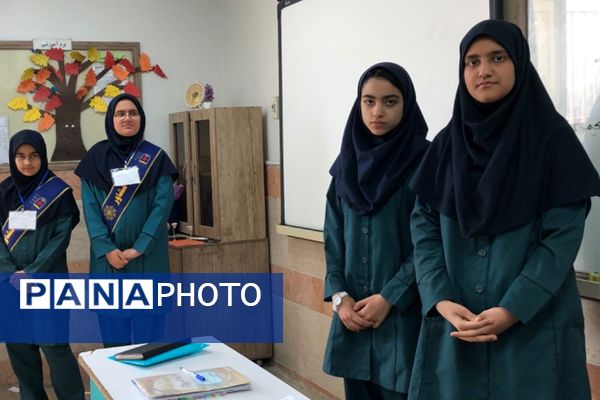 برگزاری انتخابات همیار مشاور در آموزشگاه شاهد نجمه ناحیه دو شهرری 