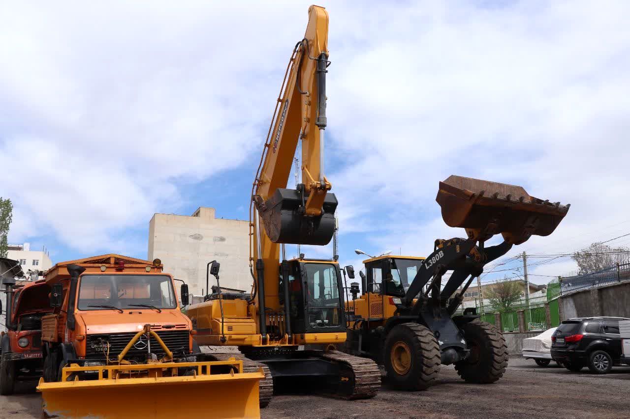 سه ماشین سنگین برای راهداری میانه؛ آغاز فصل جدید بهسازی راه‌ها