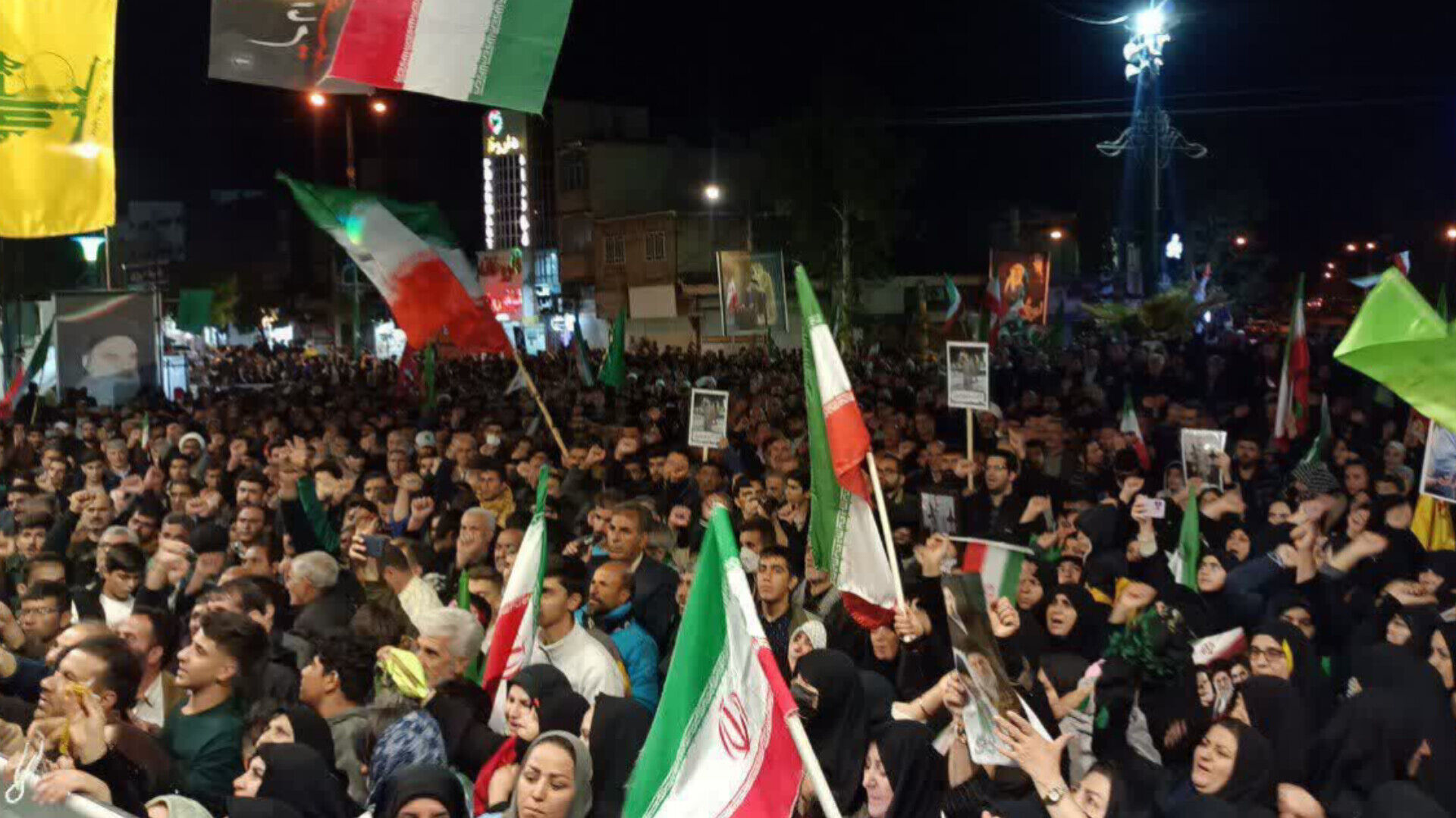 استقبال پرشور مردم کوهدشت از خادمان و پرچم متبرکه امام رضا(ع)